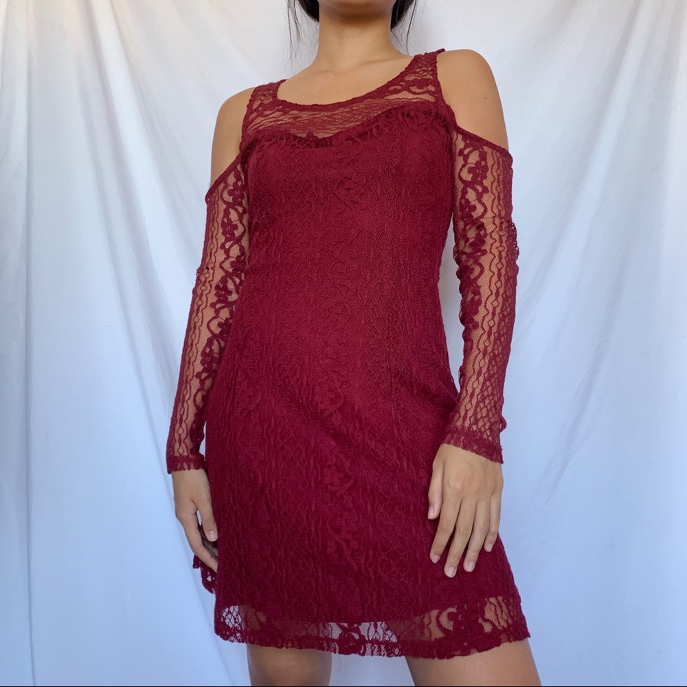 [SOLD] Hollister Maroon Red Lace Longsleeve Fitted Dress